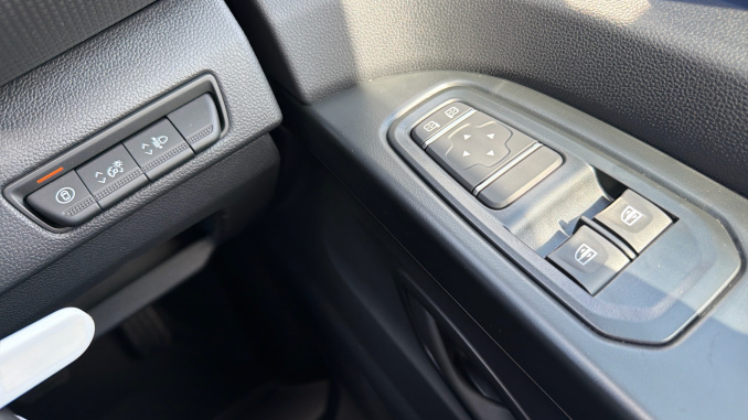 Renault Trafic Swb Diesel SL30 Blue dCi 130 Advance [Safety] Van - Image 31